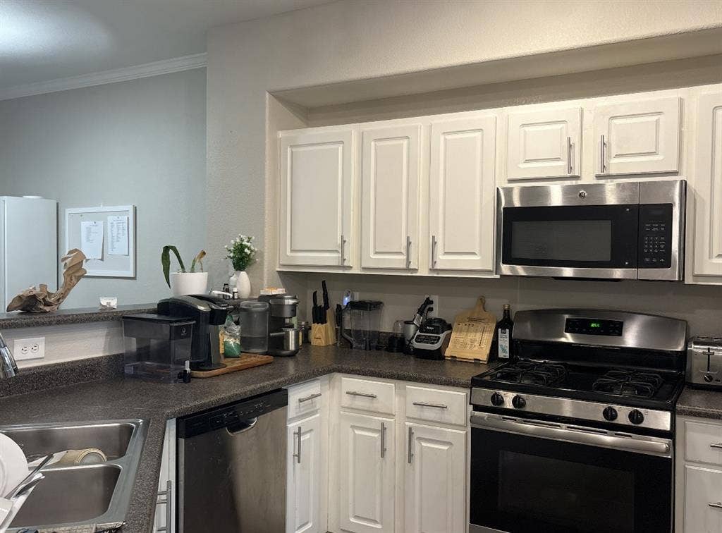 Luxury Apartment With Onsite Trails
