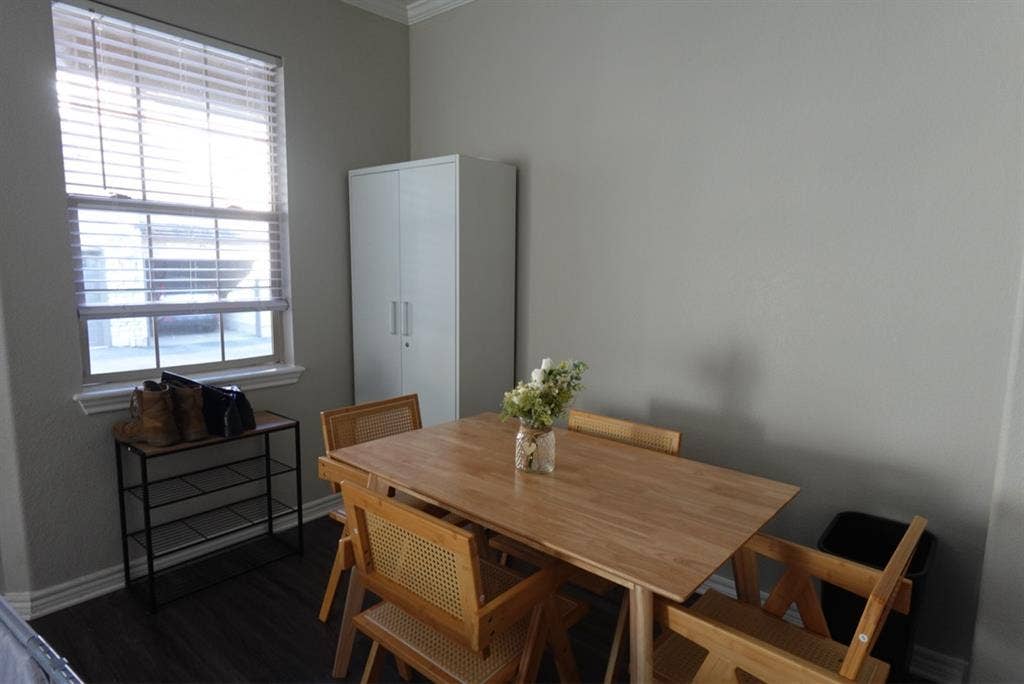 Luxury Apartment With Onsite Trails