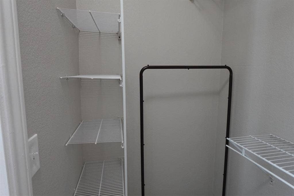 Luxury Apartment With Onsite Trails