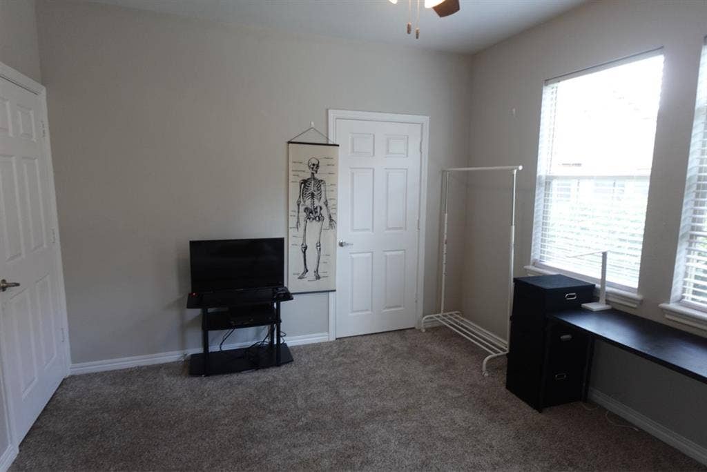 Luxury Apartment With Onsite Trails