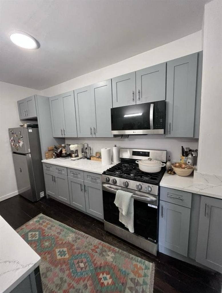 ISO one female roommate!