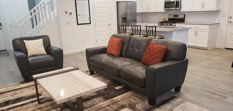 Looking for Roomies in East Mesa!