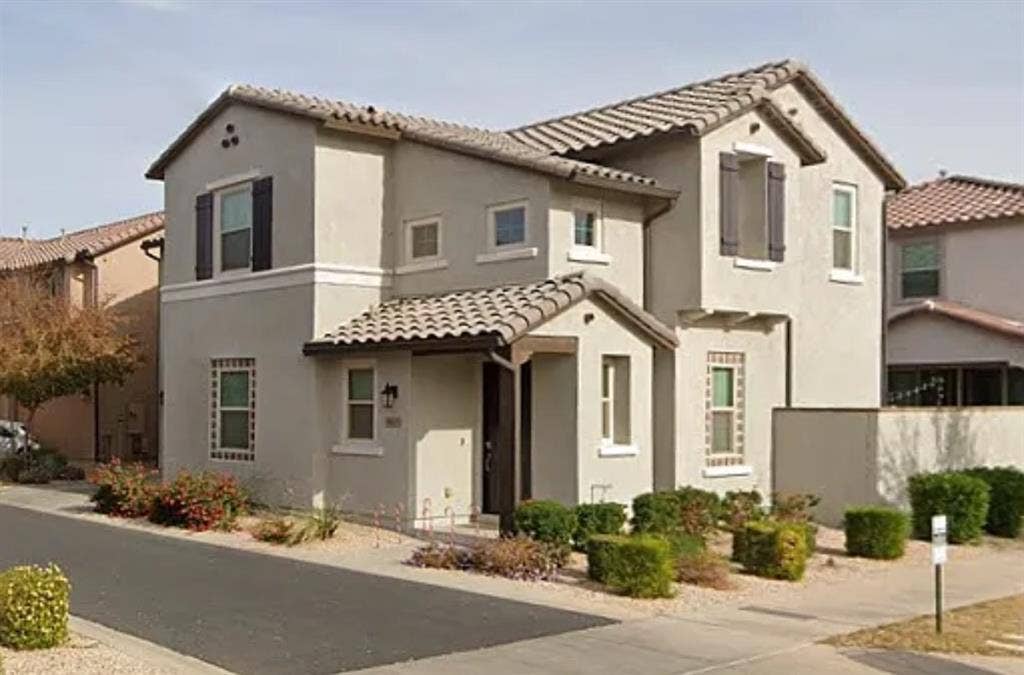 Looking for Roomies in East Mesa!