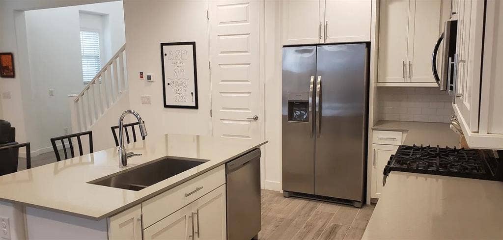 Looking for Roomies in East Mesa!