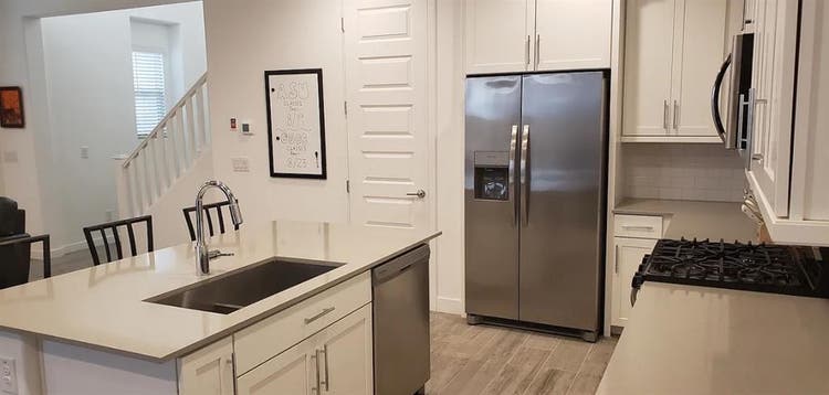 Looking for Roomies in East Mesa!