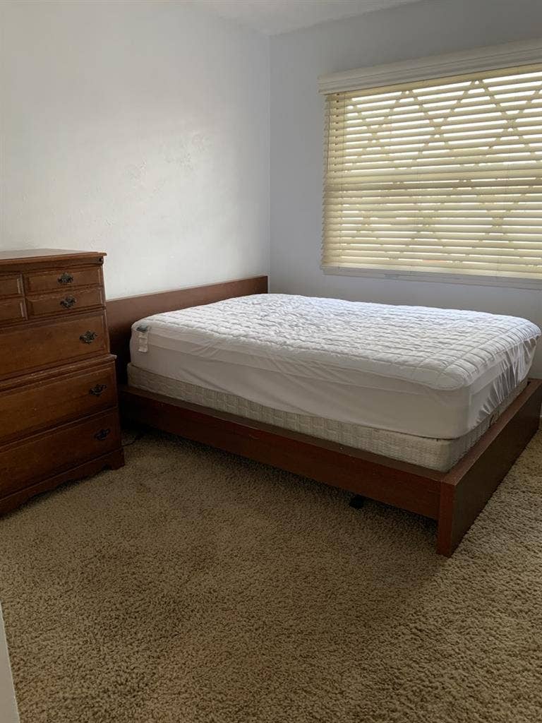 FURNISHED ROOM FOR RENT