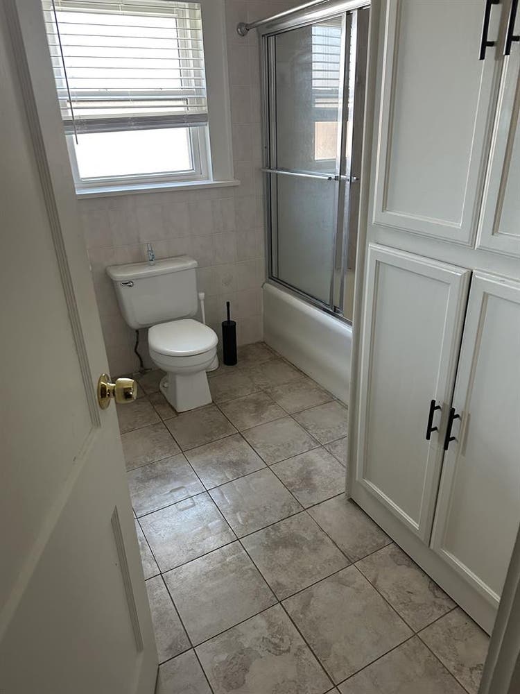 Roommates Wanted!