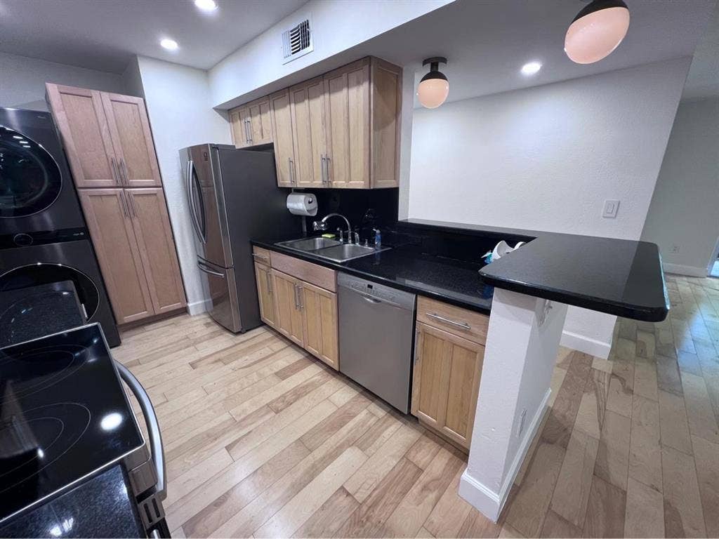 Private Bed & Bath near UM/Dadeland