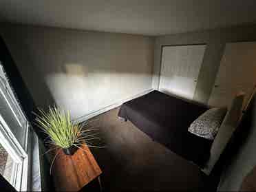 Room Furnished + Billings included