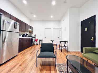 Cornelia Ave –