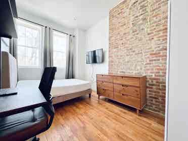 Cornelia Ave –