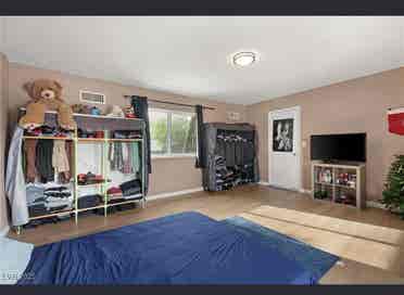 Need Roomate asap