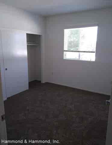 $883 / 1br - 1 roomate wanted