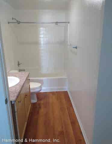 $883 / 1br - 1 roomate wanted