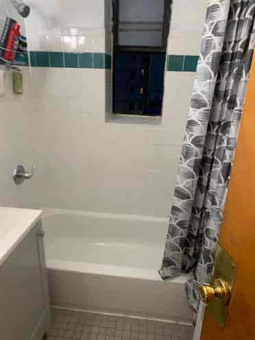 Room manhattan available $