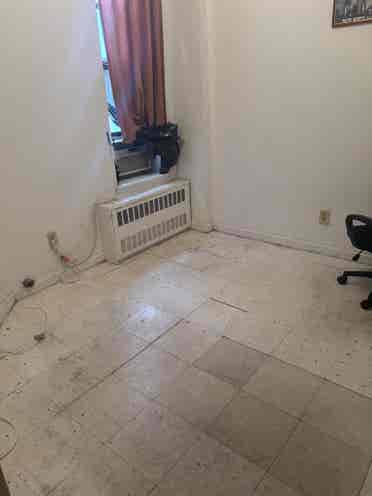 Room manhattan available $