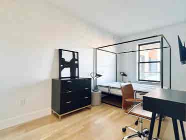 Madison St –