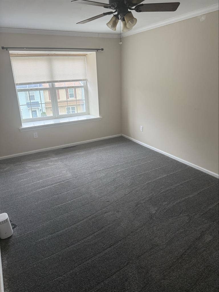 Master bedroom w utilities included