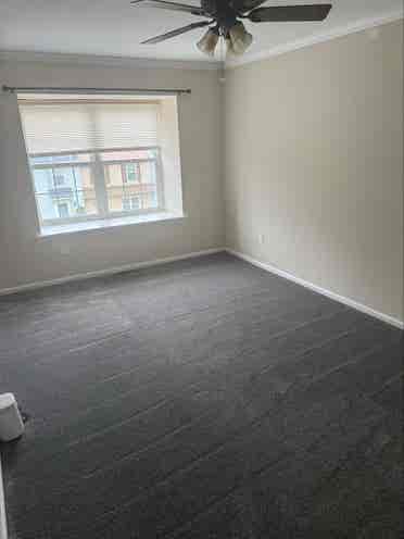 Master bedroom w utilities included