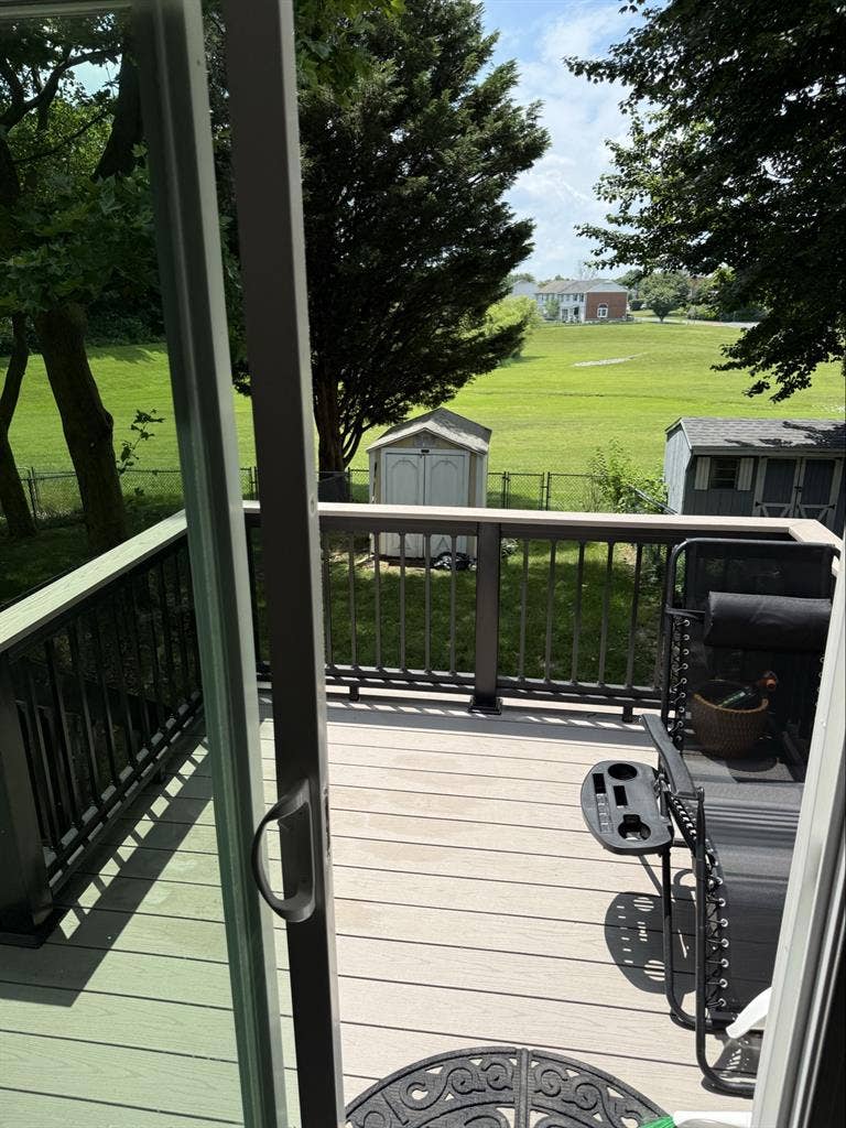 Master bedroom w utilities included