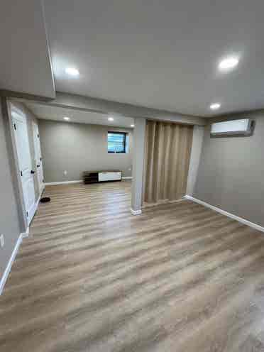 Large room for rent at beach housee