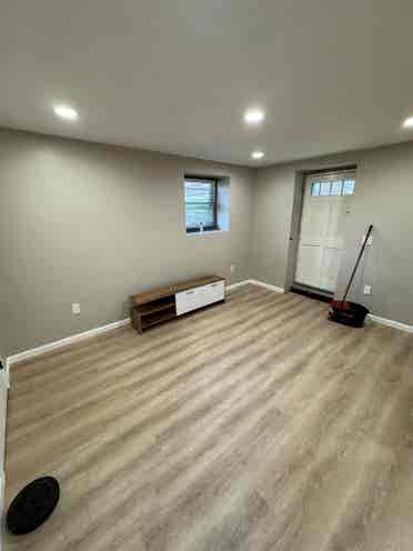 Large room for rent at beach housee