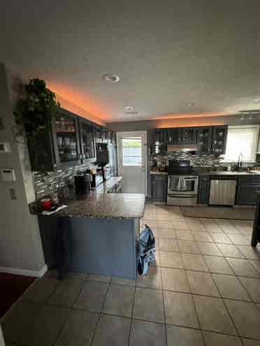 Large room for rent at beach housee