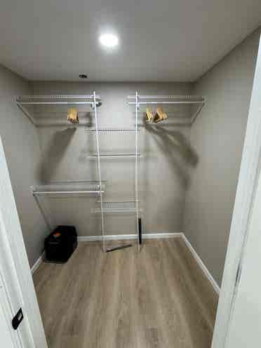 Large room for rent at beach housee