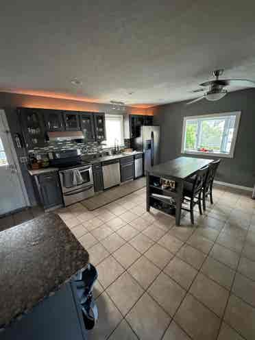 Large room for rent at beach housee