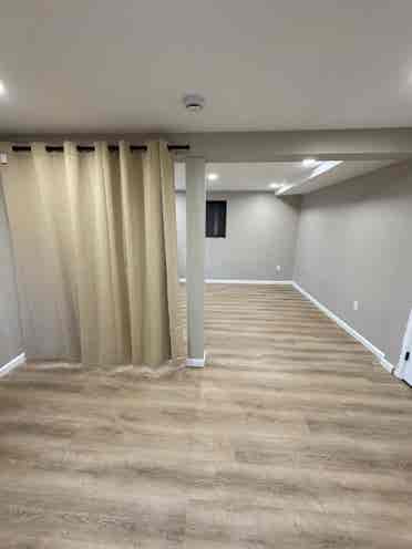 Large room for rent at beach housee