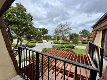 Room for rent in 2BR townhouse
