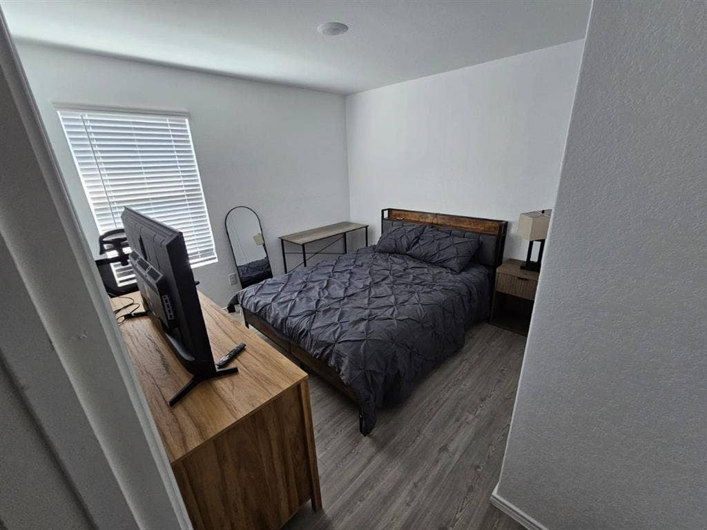 Clean and Stylish Rooms for Rent