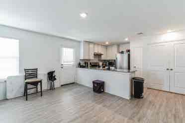 Clean and Stylish Rooms for Rent