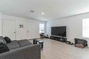 Clean and Stylish Rooms for Rent