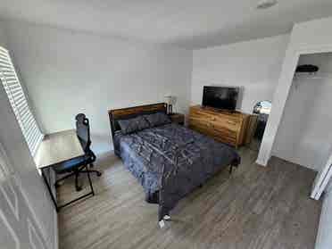 Clean and Stylish Rooms for Rent