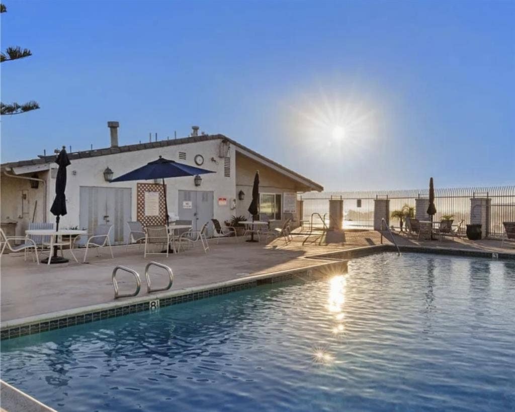 OCEANFRONT Private Room for ONE