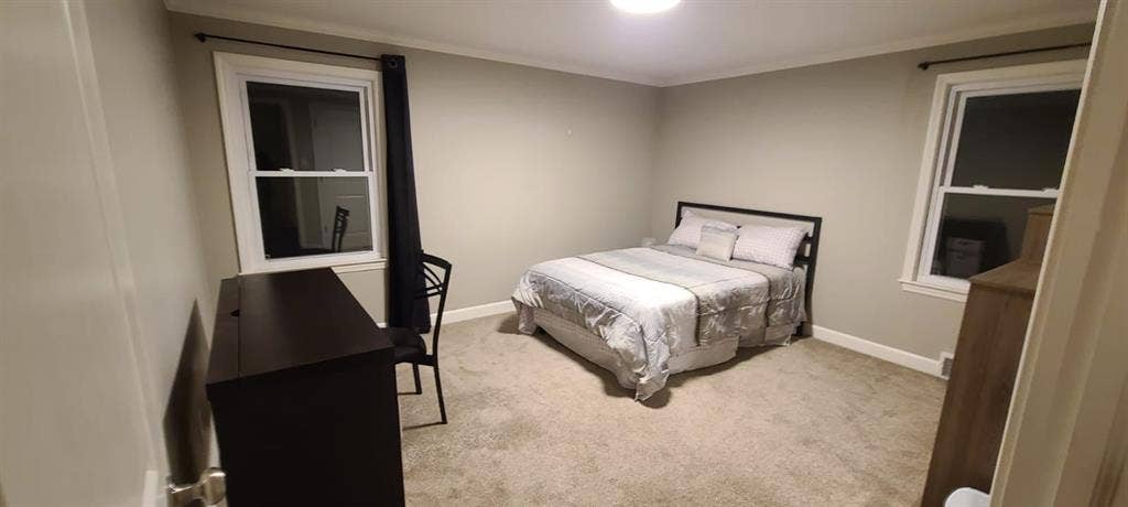 Furnished room in Detroit House