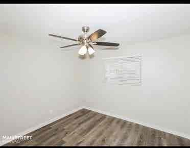 3 rooms for rent next to GCU