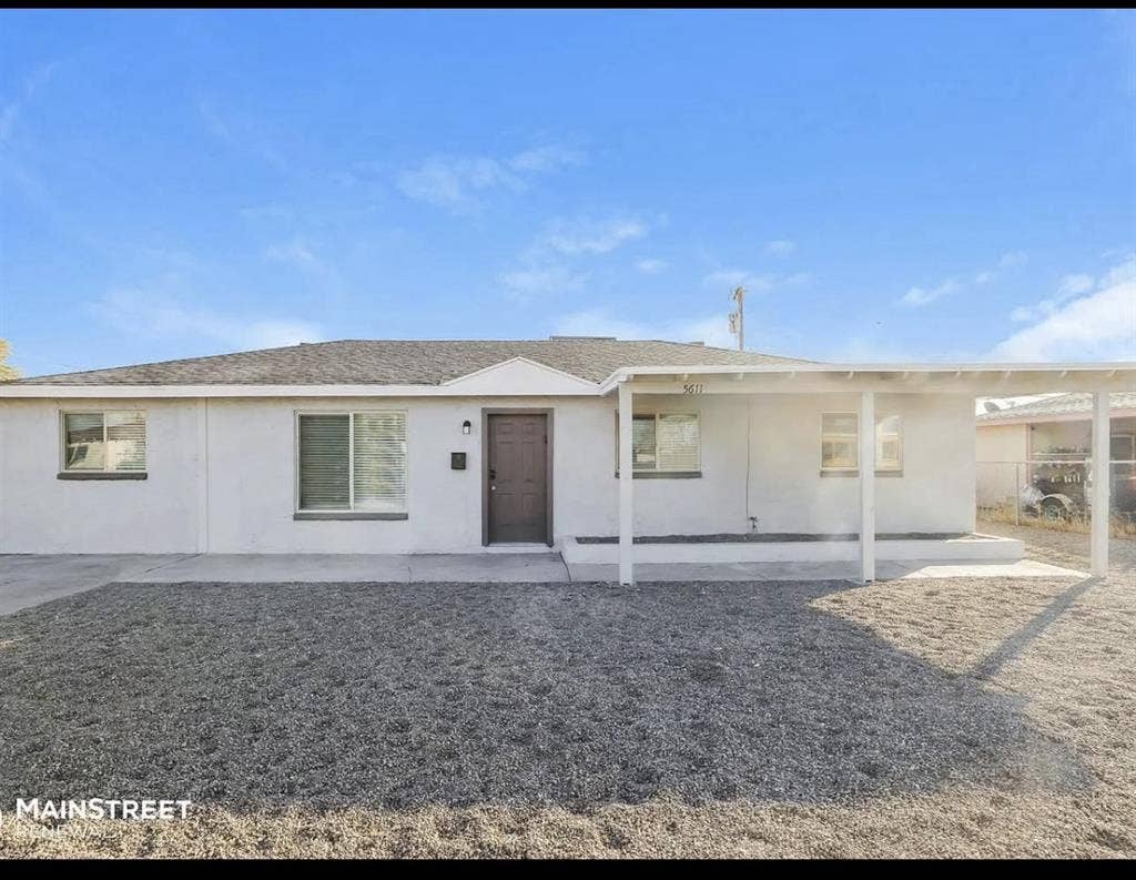 3 rooms for rent next to GCU