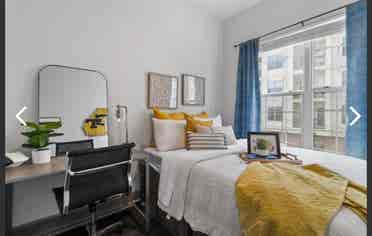 I’m looking for a roommate