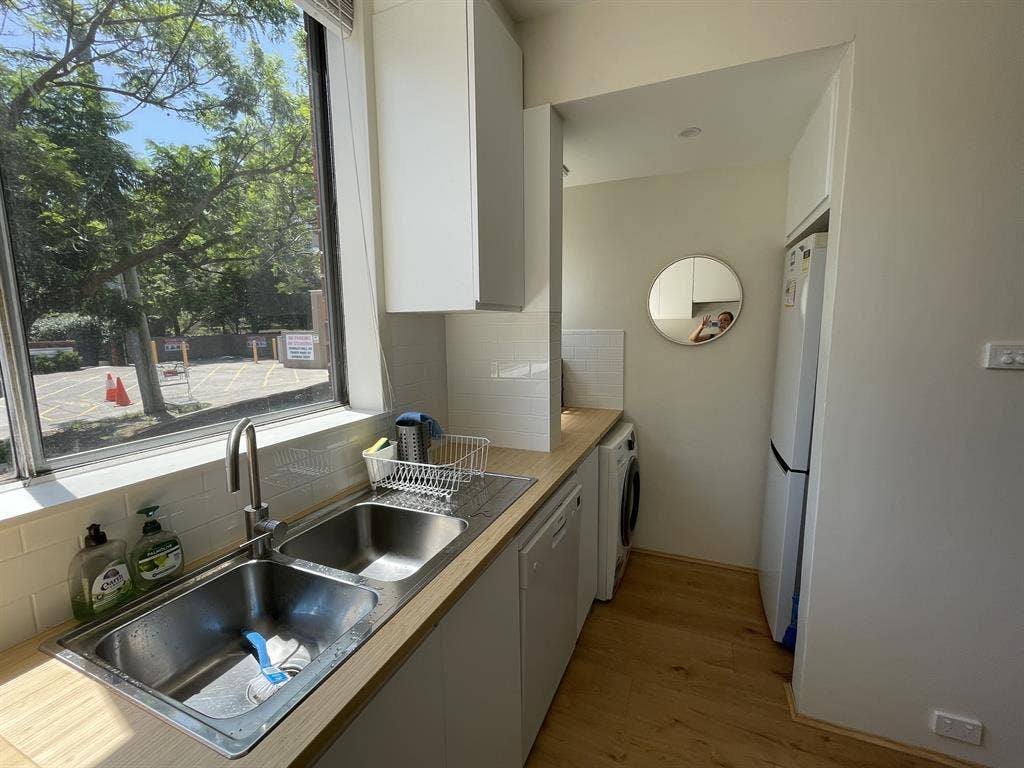 Room in fresh apartment, beachclose