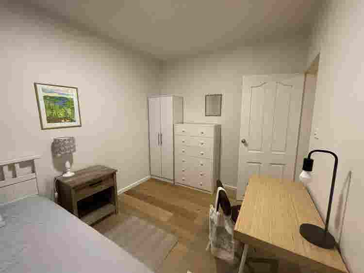 Room in fresh apartment, beachclose