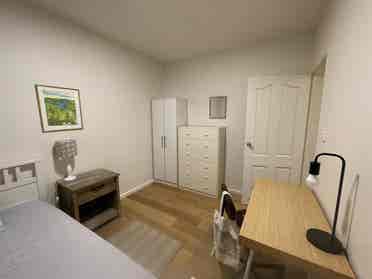 Room in fresh apartment, beachclose