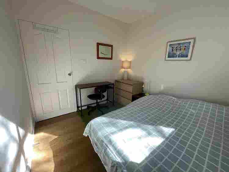 Nice private room in tidy space