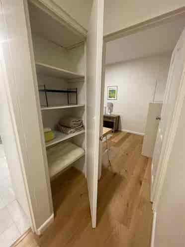 Room in fresh apartment, beachclose