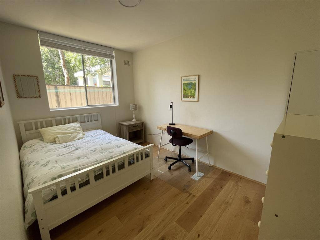 Nice private room in tidy space