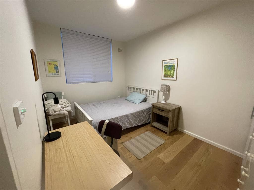 Nice private room in tidy space