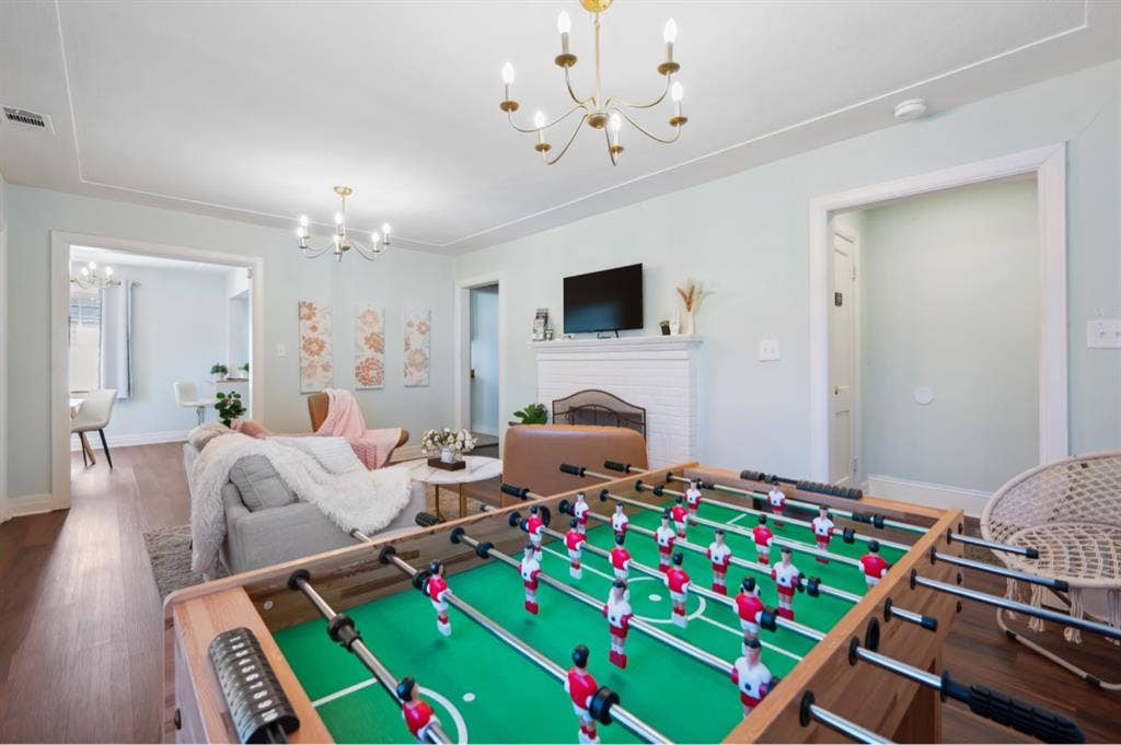 Looking for Female Roommate