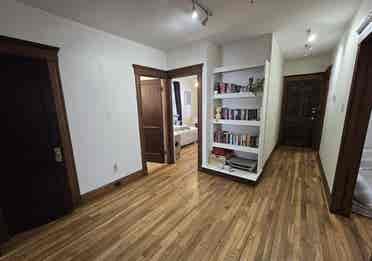 SUMMER SUBLET