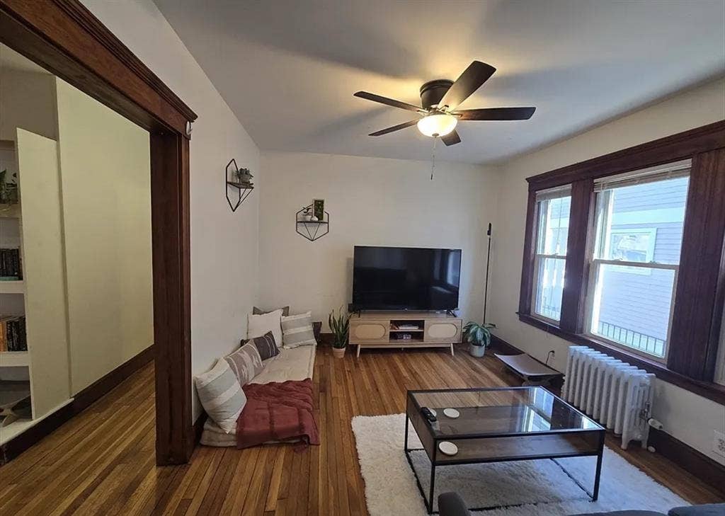 SUMMER SUBLET